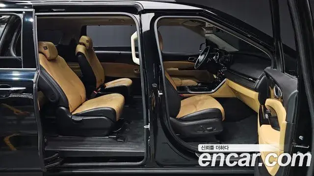Kia Carnival 2022 — Фото 19/20