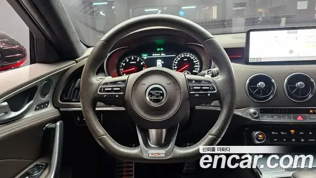 Kia Stinger 2021 — Фото 12/20