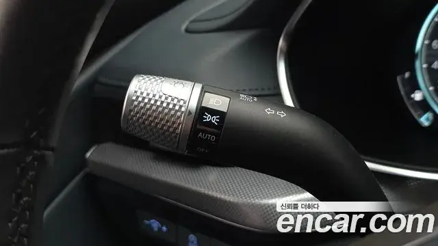 Genesis Electrified G80 2023 — Photo 14/20
