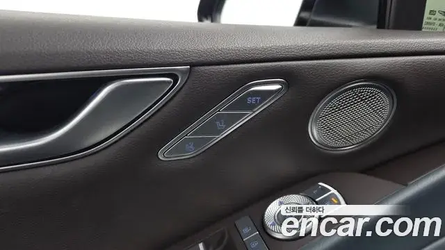 Genesis Electrified G80 2023 — Photo 17/20