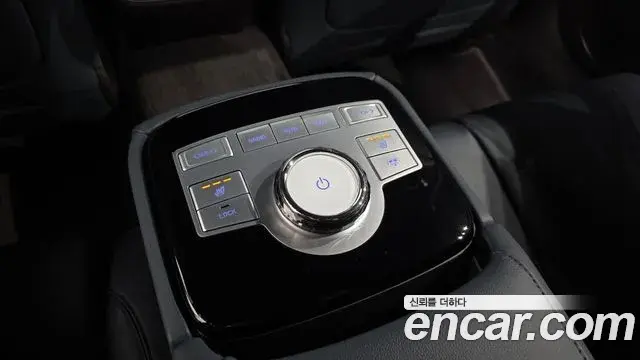 Genesis Electrified G80 2023 — Photo 18/20