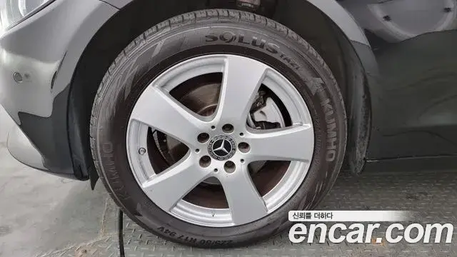 Mercedes-Benz C-Class 2018 — Şəkil 7/20