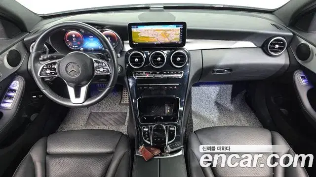 Mercedes-Benz C-Class 2020 — Photo 7/20