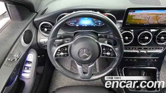 Mercedes-Benz C-Class 2020 — Photo 13/20
