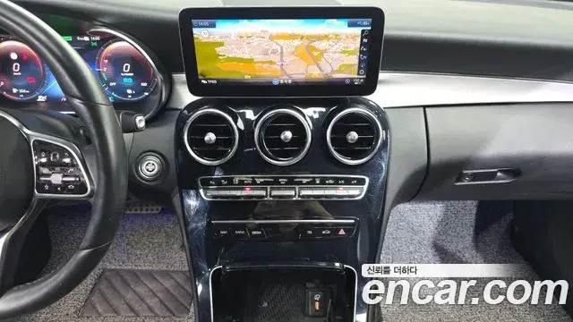 Mercedes-Benz C-Class 2020 — Photo 14/20