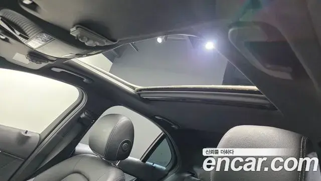 Mercedes-Benz C-Class 2020 — Photo 19/20