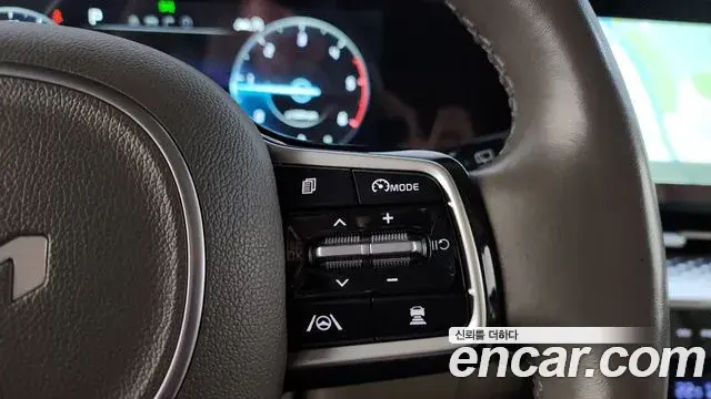 Kia Carnival 2022 — Photo 32/34
