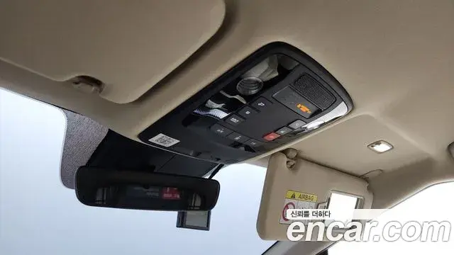 Kia Carnival 2022 — Photo 26/34