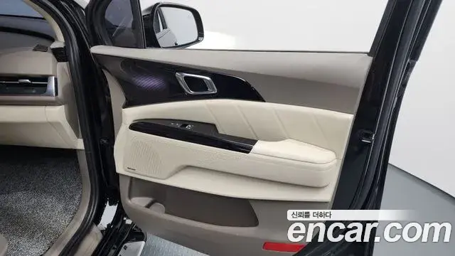 Kia Carnival 2022 — Photo 18/34