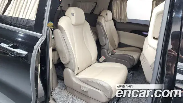 Kia Carnival 2022 — Photo 5/34