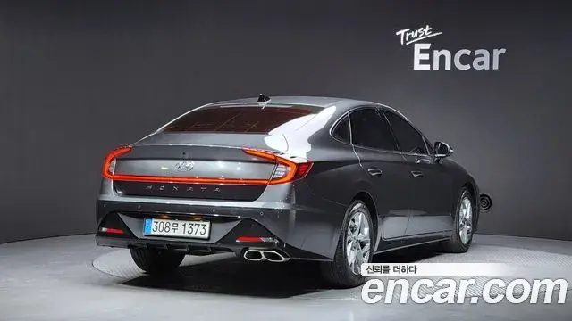Hyundai Sonata Hybrid 2023 — Şəkil 8/36