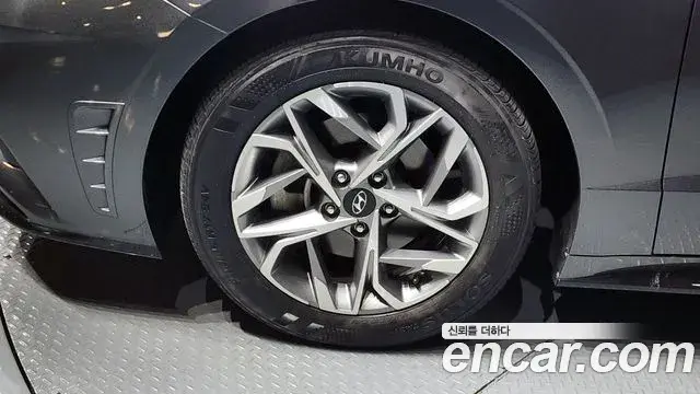 Hyundai Sonata Hybrid 2023 — Şəkil 13/36