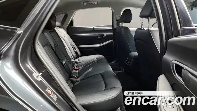Hyundai Sonata Hybrid 2023 — Şəkil 14/36