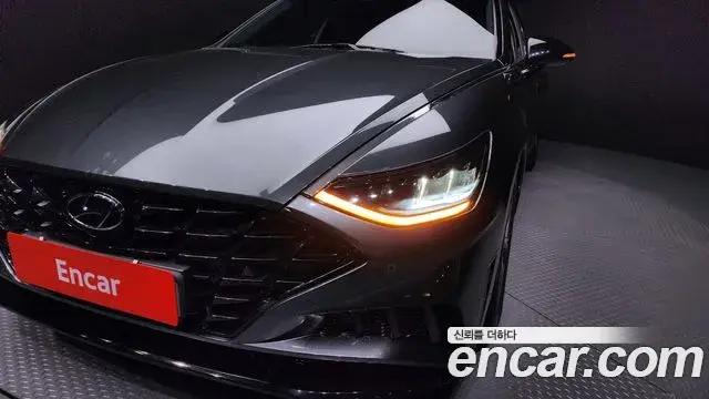 Hyundai Sonata Hybrid 2023 — Şəkil 22/36