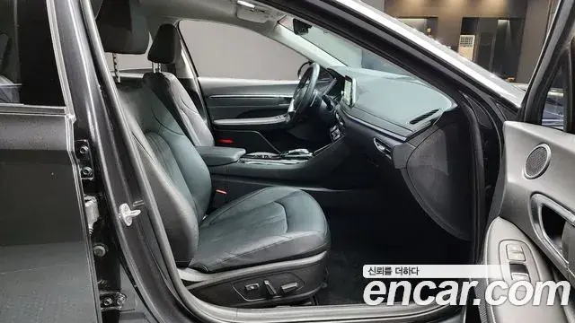 Hyundai Sonata Hybrid 2023 — Şəkil 27/36