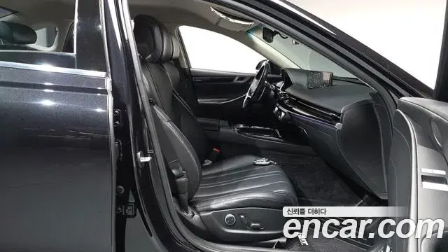 Genesis G80 2022 — ფოტო 28/32