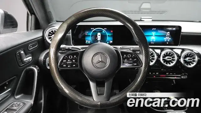 Mercedes-Benz A-Class 2019 — ფოტო 20/20