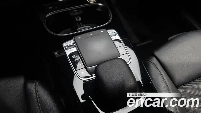 Mercedes-Benz A-Class 2019 — ფოტო 18/20