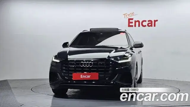 Audi Q8 2021 — Şəkil 15/20