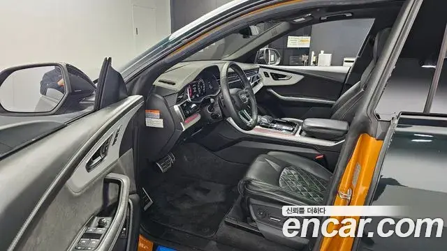 Audi Q8 2021 — Şəkil 12/20