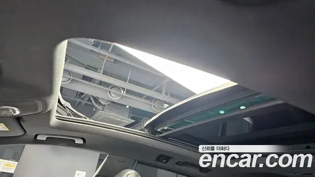 Audi Q8 2021 — Şəkil 17/20