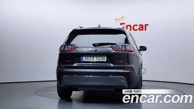 Jeep Cherokee 2021 — Şəkil 35/36