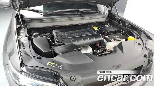 Jeep Cherokee 2021 — Şəkil 18/36