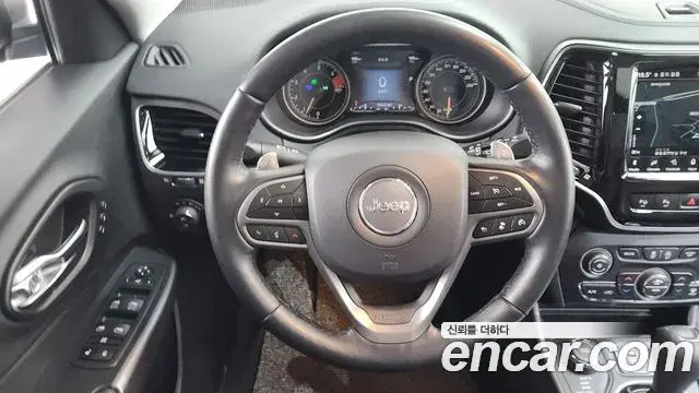 Jeep Cherokee 2021 — Şəkil 16/36
