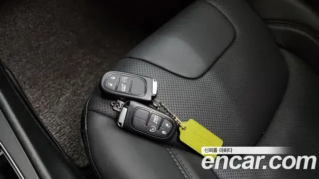 Jeep Cherokee 2021 — Şəkil 15/36