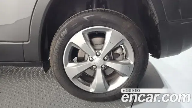Jeep Cherokee 2021 — Şəkil 9/36