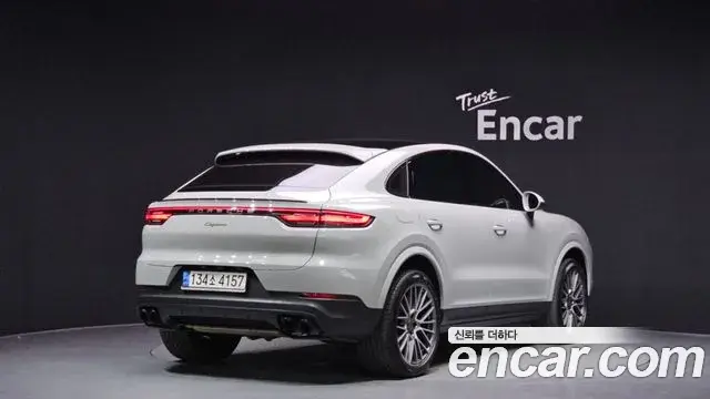 Porsche Cayenne 2022 — Photo 19/32