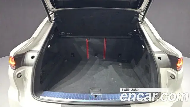 Porsche Cayenne 2022 — Photo 32/32
