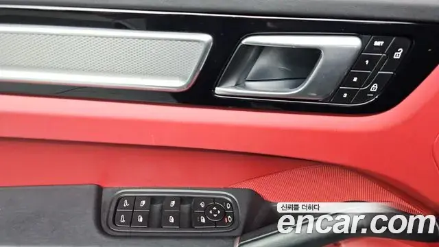 Porsche Cayenne 2022 — Photo 18/32