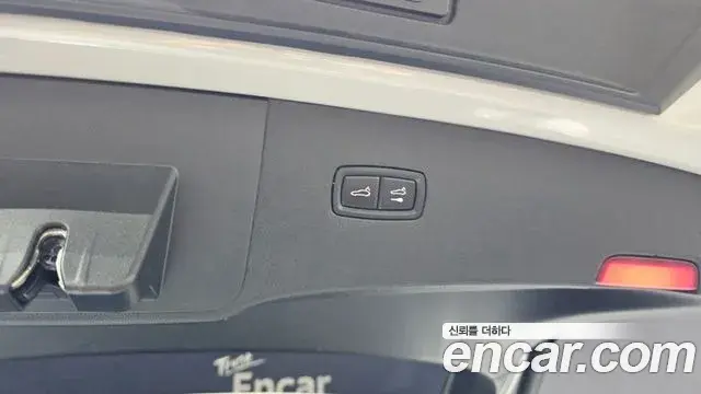 Porsche Cayenne 2022 — Photo 20/32