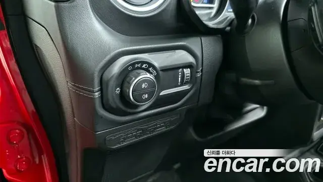Jeep Wrangler 2024 — Şəkil 13/31