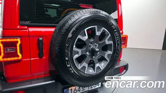 Jeep Wrangler 2024 — Şəkil 8/31