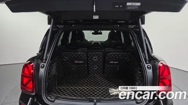 Mini Cooper S Countryman 2021 — ფოტო 18/20