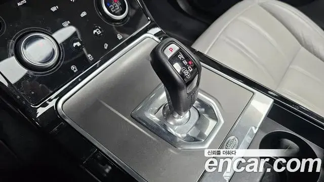 Land Rover Range Rover Evoque 2022 — Şəkil 16/35