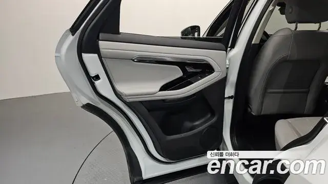 Land Rover Range Rover Evoque 2022 — Şəkil 25/35