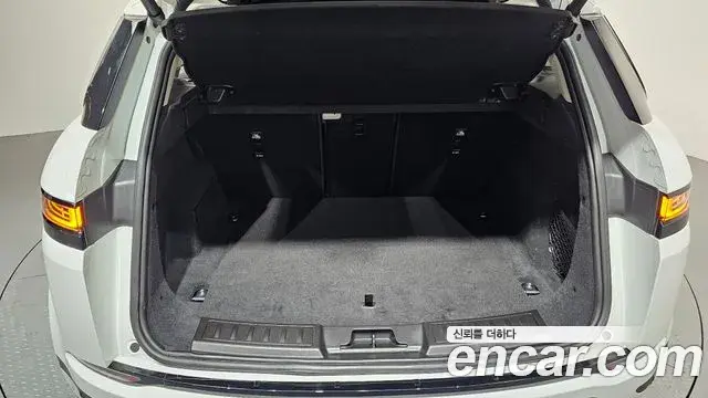 Land Rover Range Rover Evoque 2022 — Şəkil 26/35
