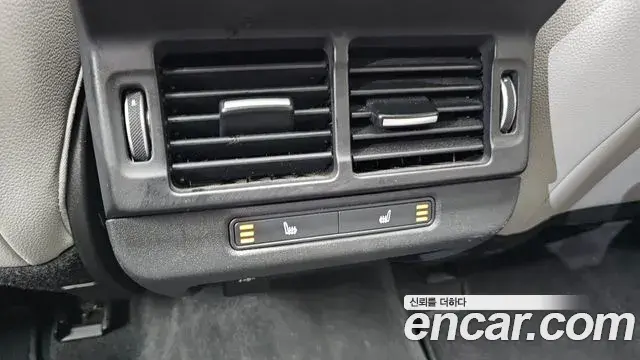 Land Rover Range Rover Evoque 2022 — Şəkil 33/35