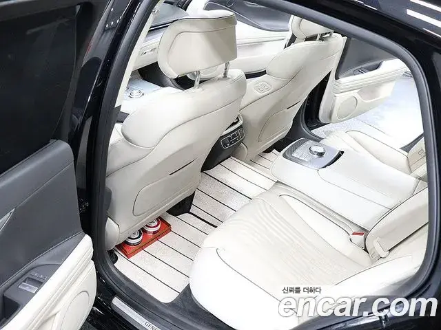 Genesis G80 2023 — ფოტო 17/19