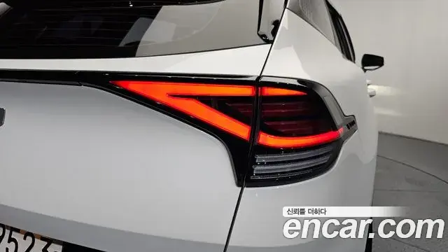 Kia Sportage 2022 — ფოტო 23/35
