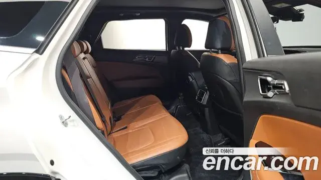 Kia Sportage 2022 — ფოტო 4/35