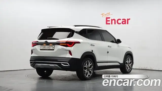 Kia Seltos 2020 — Фото 2/20