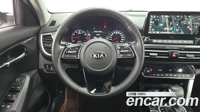 Kia Seltos 2020 — Фото 13/20