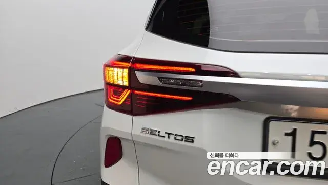 Kia Seltos 2020 — Şəkil 31/32
