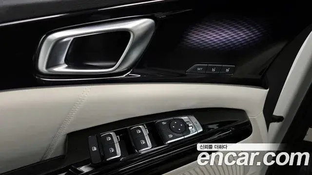 Kia Carnival 2020 — Photo 28/30