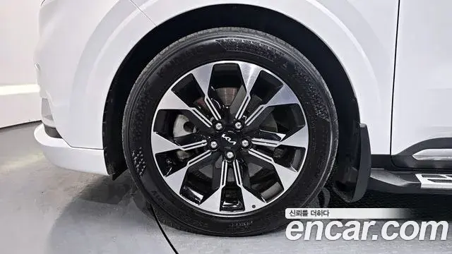 Kia Carnival 2022 — Фото 5/20