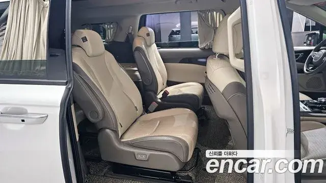 Kia Carnival 2022 — Фото 11/20